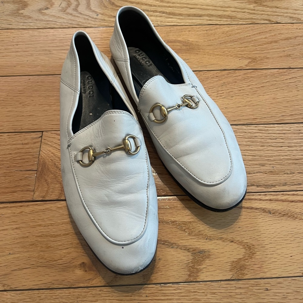 Gucci White loafers- gold details - size 38.5